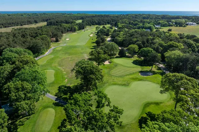 $5,100,000 | 7 Overview Lane, Oak Bluffs, MA 02557
