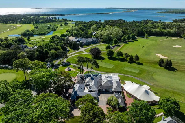 $5,100,000 | 7 Overview Lane, Oak Bluffs, MA 02557