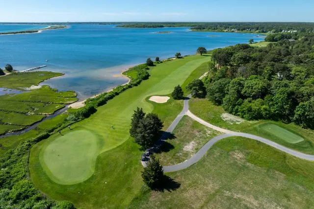 $5,100,000 | 7 Overview Lane, Oak Bluffs, MA 02557