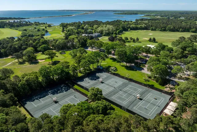 $5,100,000 | 7 Overview Lane, Oak Bluffs, MA 02557