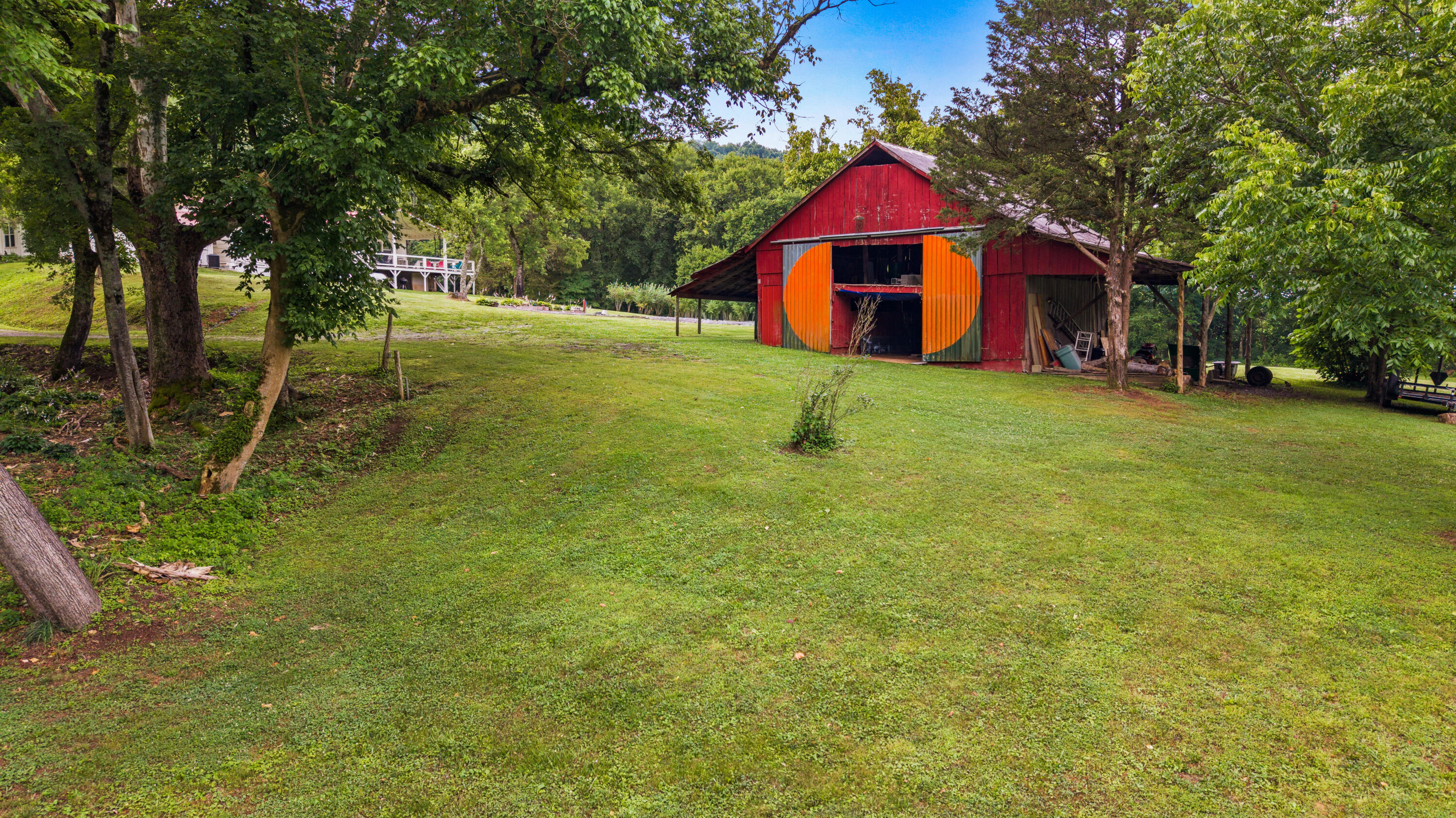 49 Hart Of Pine Road Dunlap, TN 37327 - Photo 11 of 126 CHARMING & FUNCTIONAL BARN
