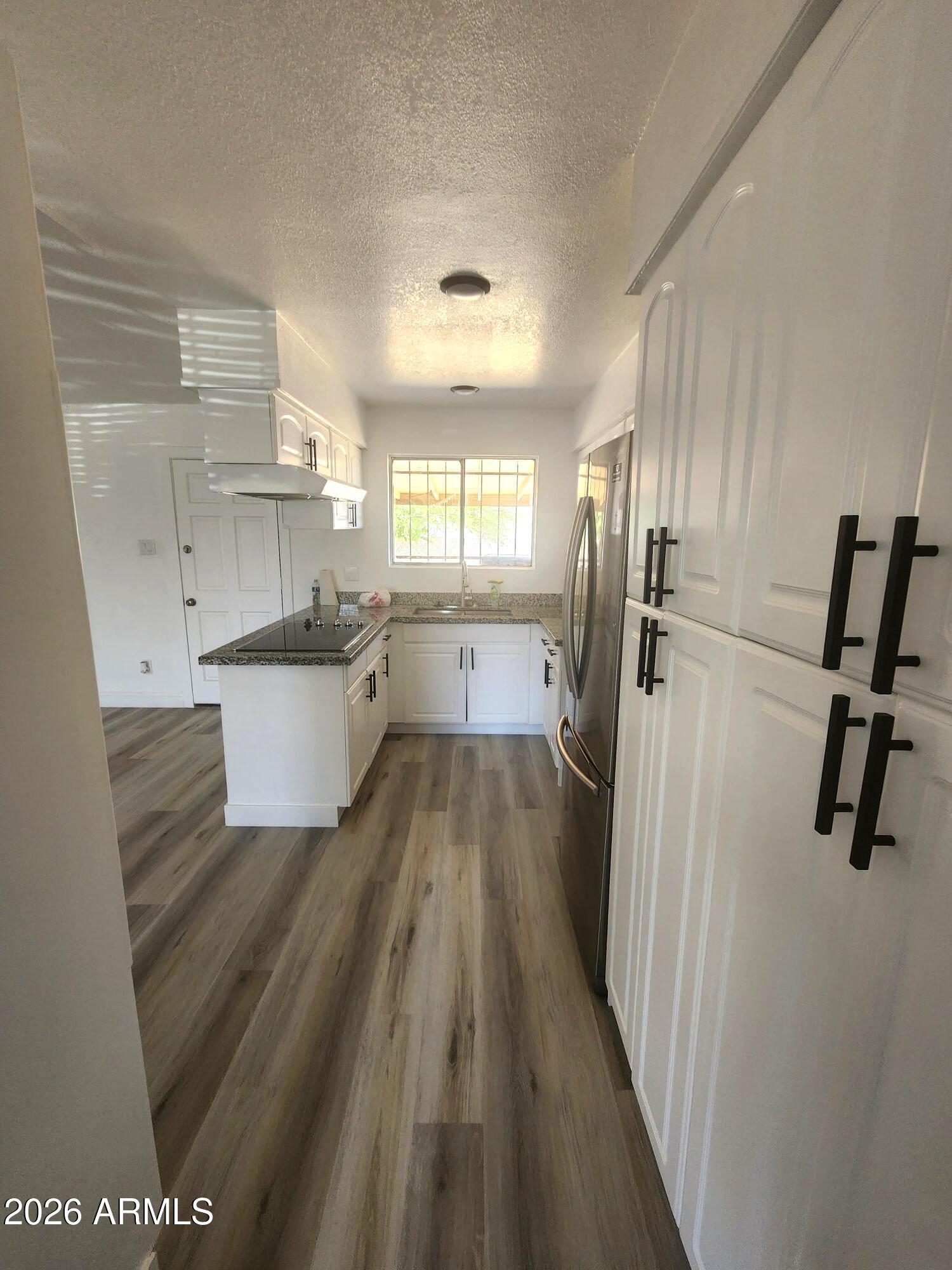 6702 West Roma Avenue Phoenix, AZ 85033 - Photo 4 of 17