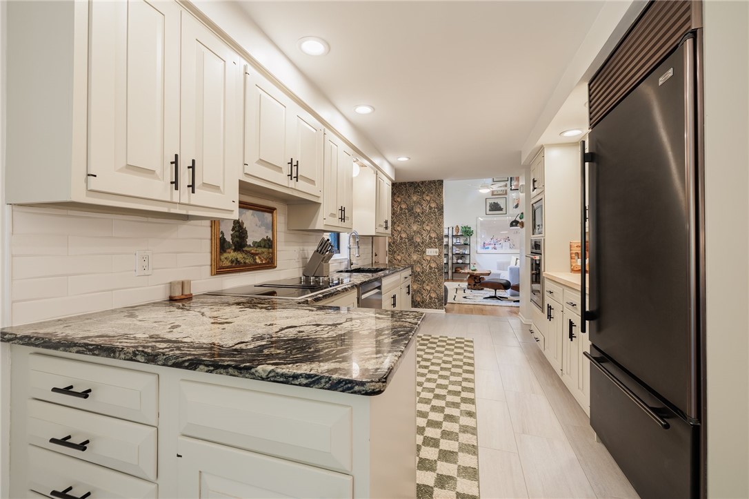 230 Hoffman Road Irondequoit, NY 14622 - Photo 11 of 46