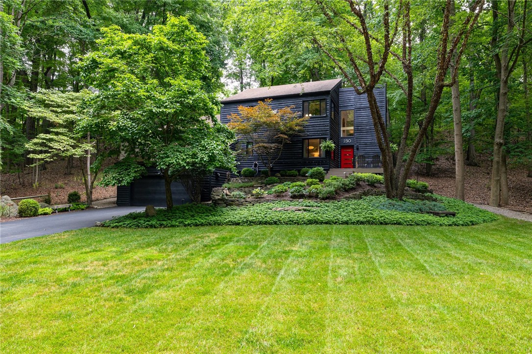 230 Hoffman Road Irondequoit, NY 14622 - Photo 3 of 46