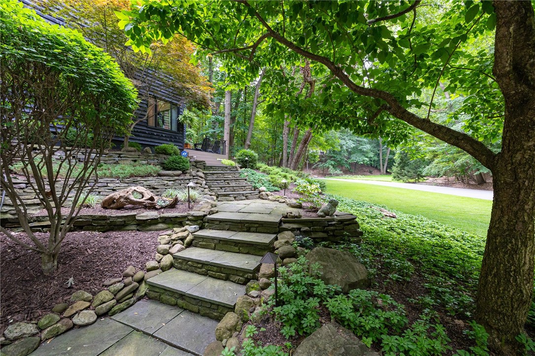 230 Hoffman Road Irondequoit, NY 14622 - Photo 4 of 46