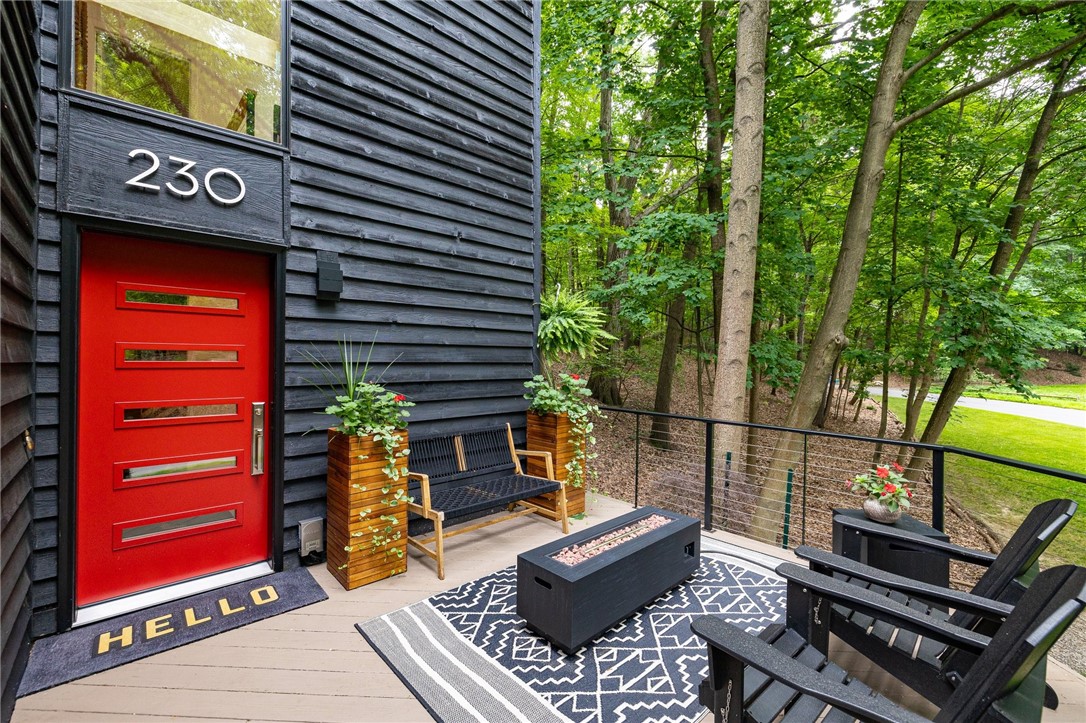 230 Hoffman Road Irondequoit, NY 14622 - Photo 5 of 46