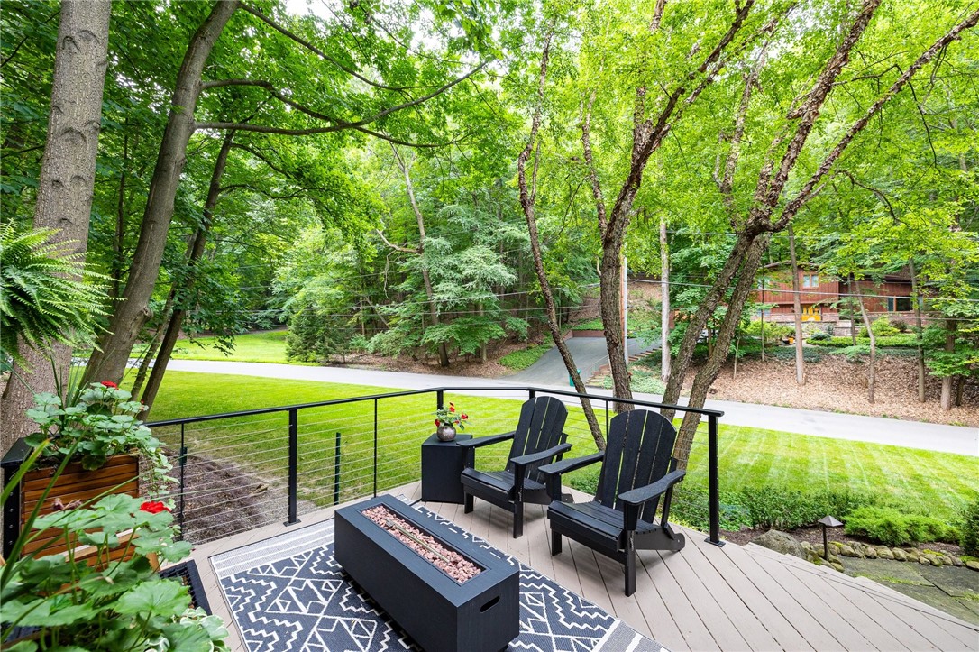 230 Hoffman Road Irondequoit, NY 14622 - Photo 6 of 46