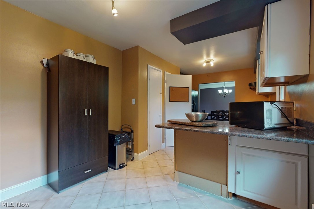 1340 Haverston Road Cleveland, OH 44124 - Photo 10 of 24