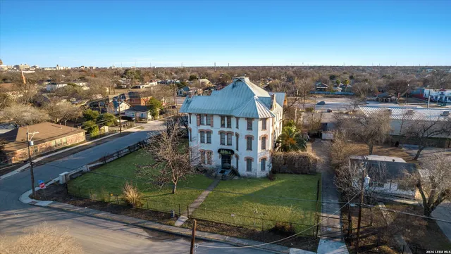 $700,000 | 802 Kentucky Avenue, San Antonio, TX 78201