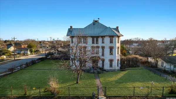 $700,000 | 802 Kentucky Avenue, San Antonio, TX 78201