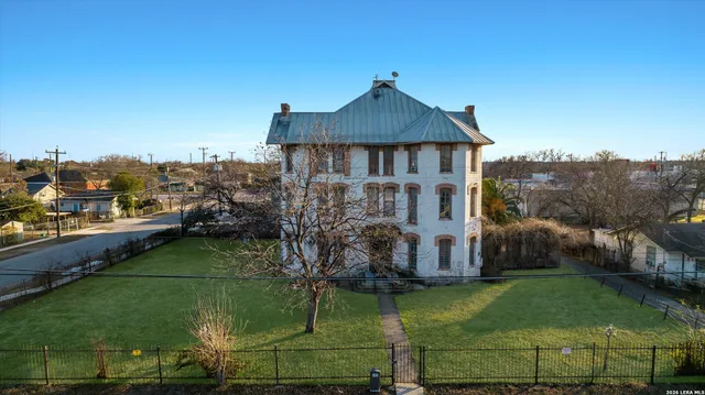 $700,000 | 802 Kentucky Avenue, San Antonio, TX 78201