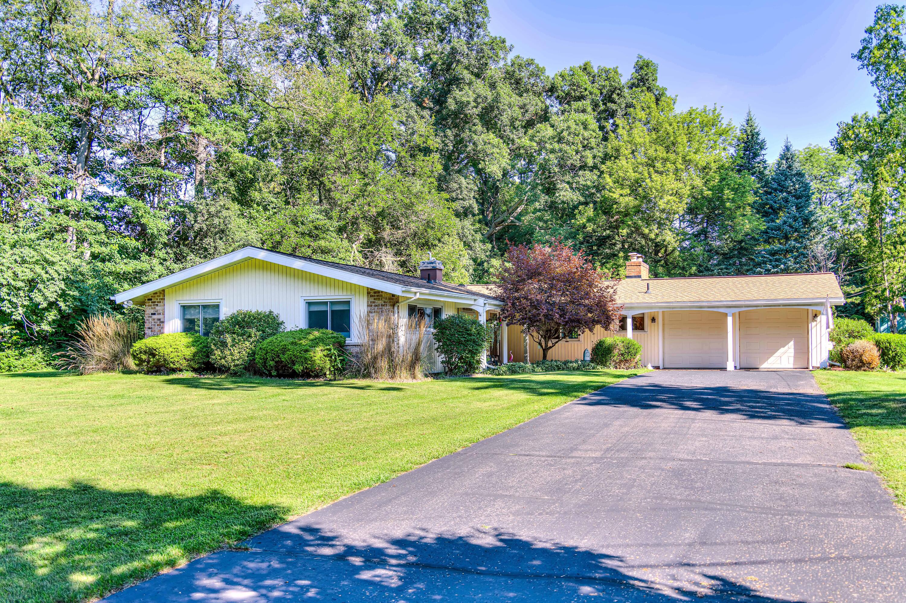 1844 North Walmont Road Jackson, MI 49203 - Photo 2 of 40 1844 N Walmont 01