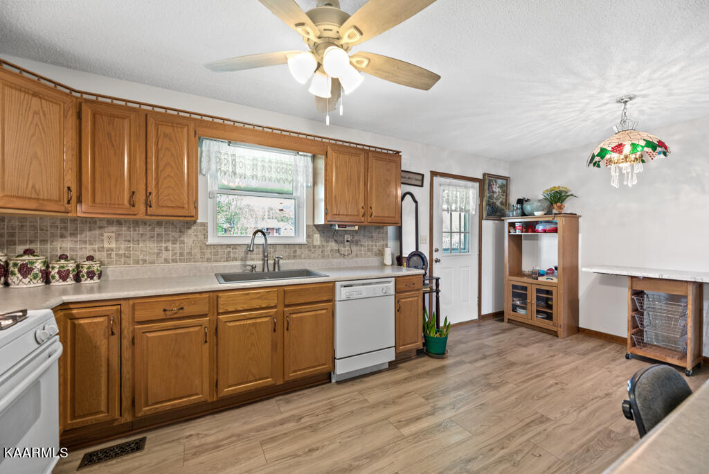 208 South Cunningham Road Seymour, TN 37865 - Photo 5 of 20 SCnnngham208 (33)