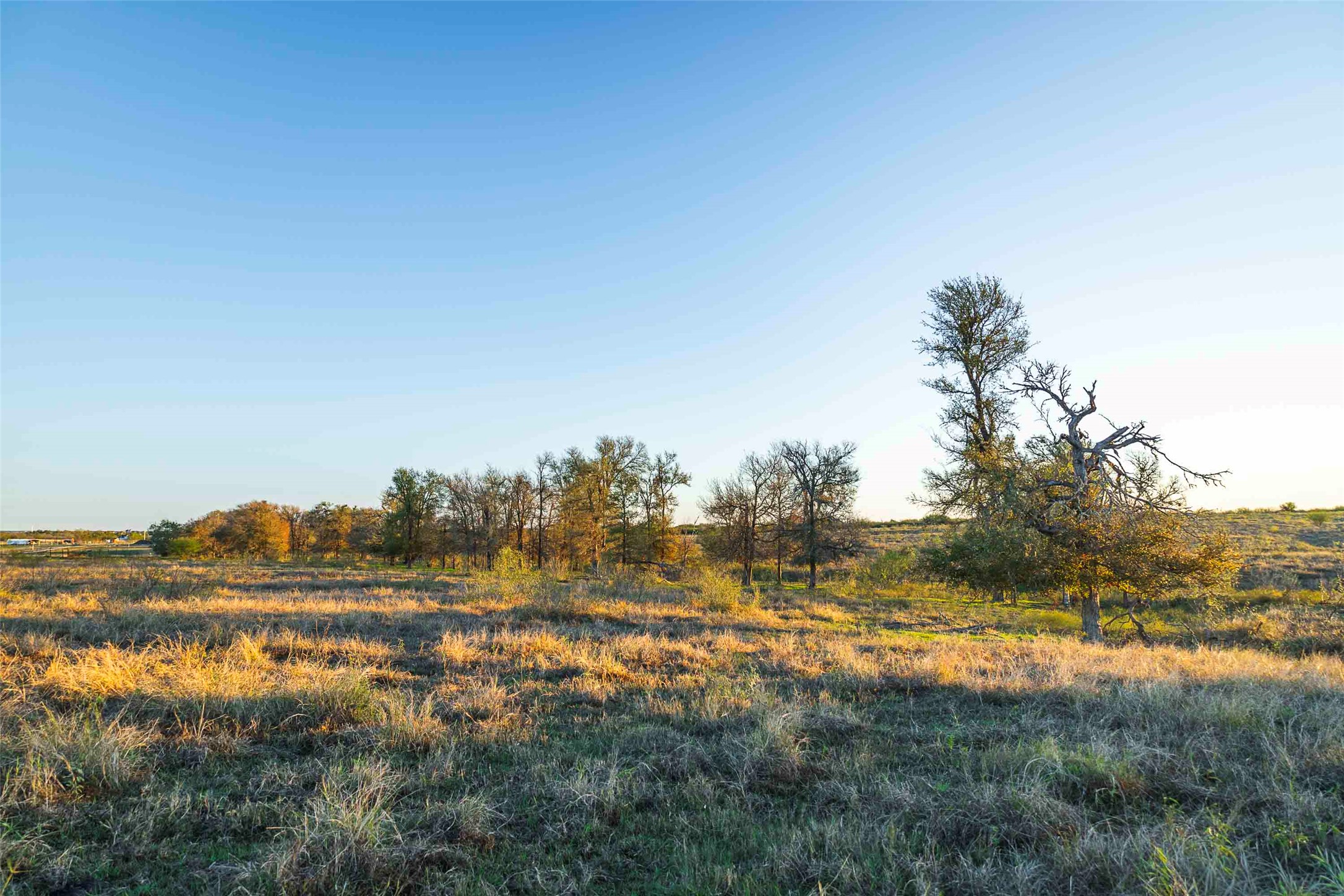 3191 County Road 463 Elgin, TX 78621 - Photo 2 of 34 a view of lake with mountain