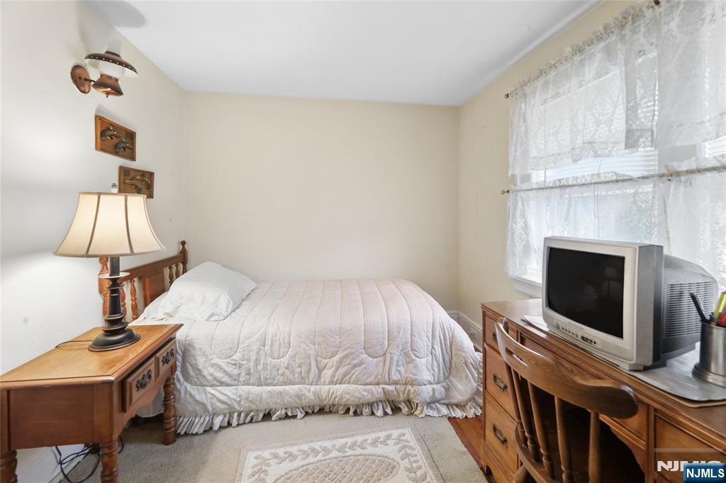 485 River Road New Milford, NJ 07646 - Photo 17 of 26