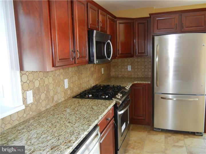 147 Summit Road Springfield, PA 19064 - Photo 11 of 25 Kitchen