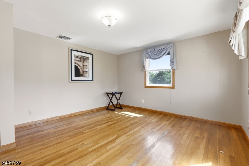 50 Woods Road Little Falls, NJ 07424 - Photo 6 of 19 Gallery Image 6
