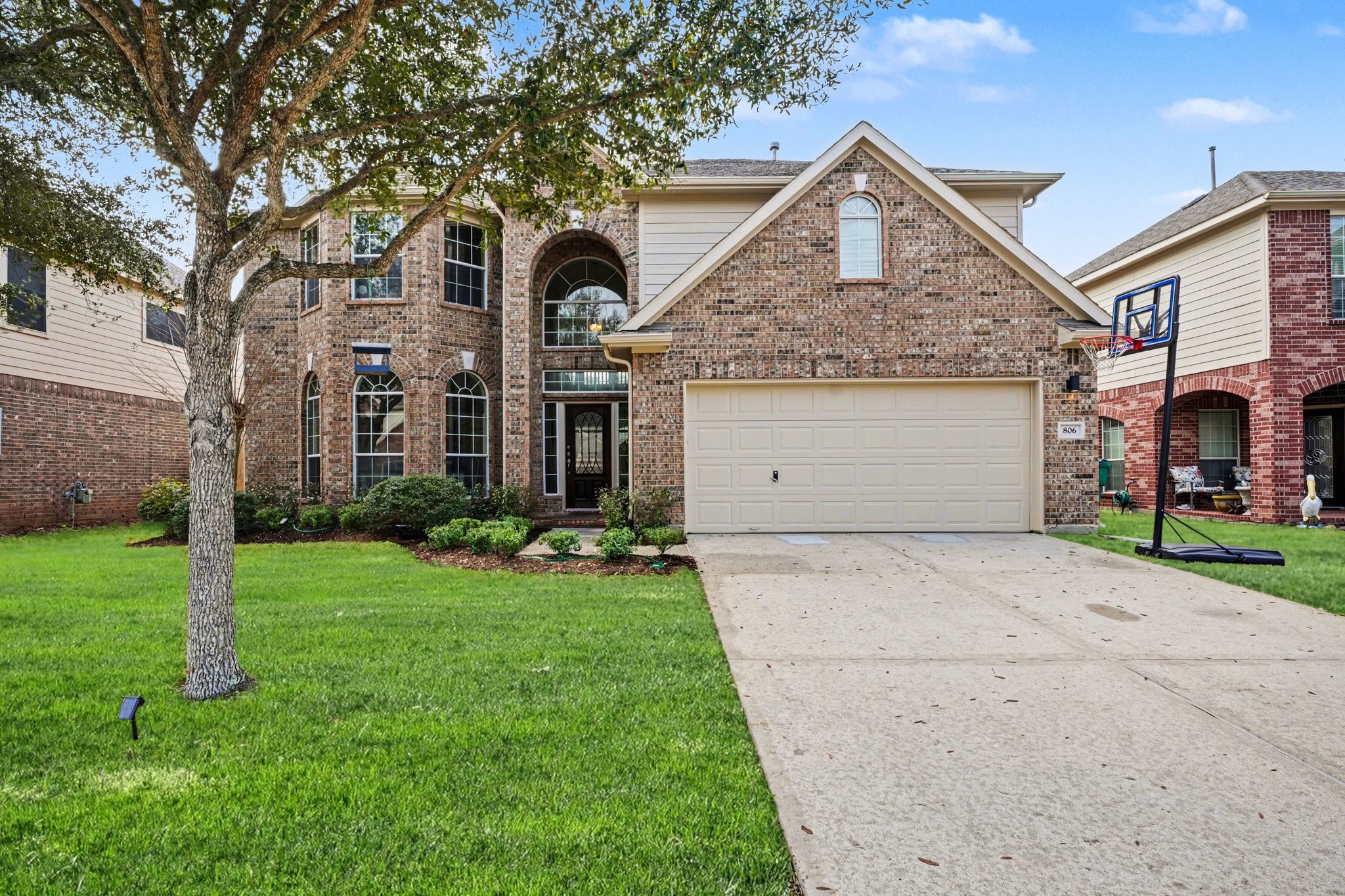 806 Dawn Ridge Way Seabrook, TX 77586 - Photo 35 of 39 GREAT LOCATION CLOSE TO GALVESTON BAY, PINE GULLY PARK, OUTSTANDING RESTAURANTS AND ENTERTAINMENT LIKE KEMAH BOARDWALK AND GALVESTON.