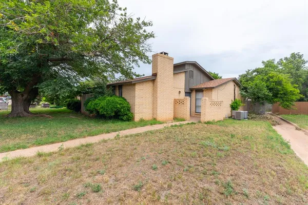$1,900 | 4925 Greenslope Drive, Unit D, Abilene, TX 79606