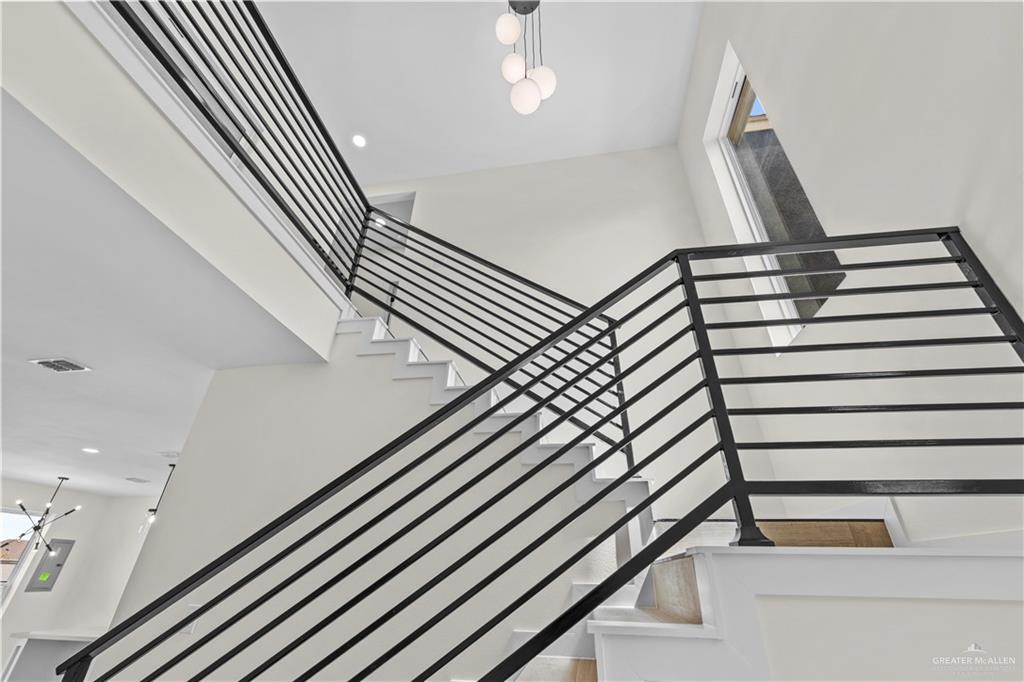 5507 North Crown Point Pharr, TX 78577 - Photo 3 of 12 Gallery Image 3