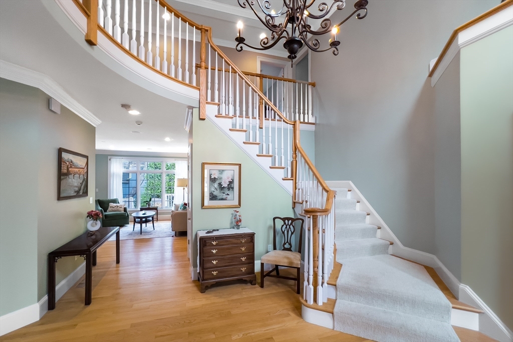 32 Twitchell Street Wellesley, MA 02482 - Photo 3 of 32