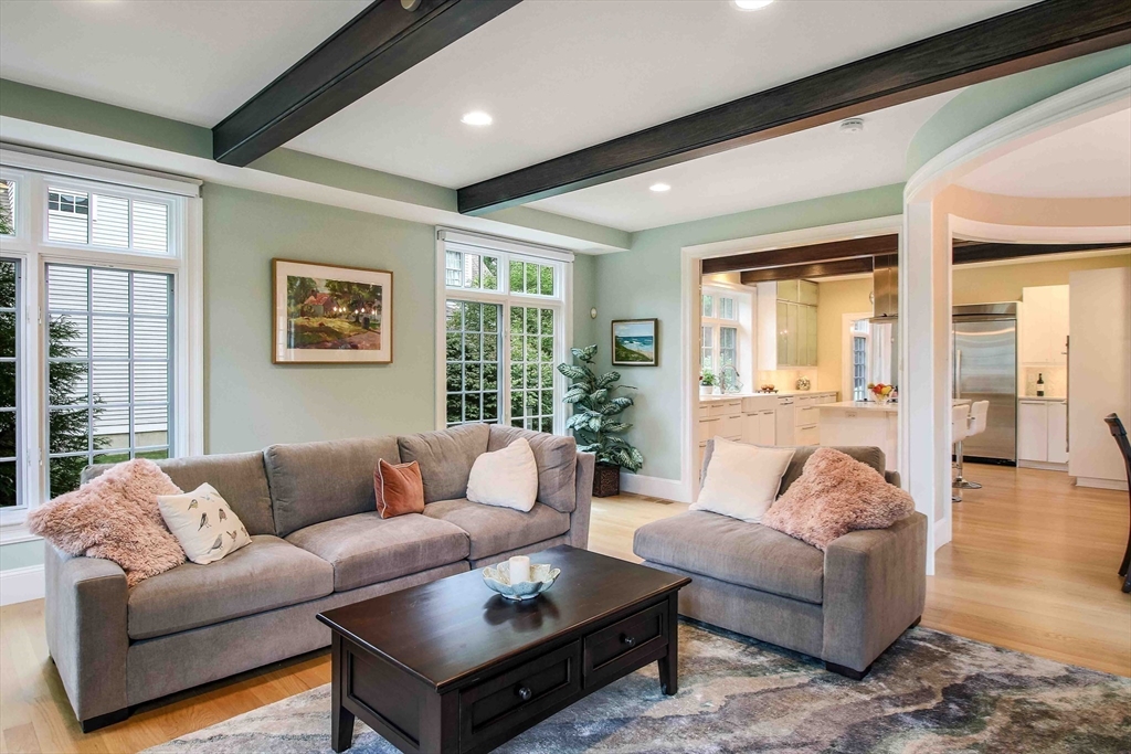 32 Twitchell Street Wellesley, MA 02482 - Photo 7 of 32