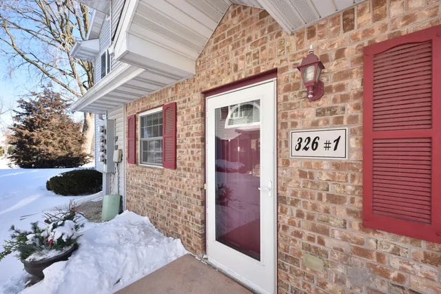 $289,900 | 326 Kettle Moraine Drive North, Unit 1, Slinger, WI 53086