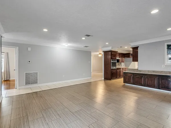 $365,000 | 1630 Hollow Hook Road, Houston, TX 77080
