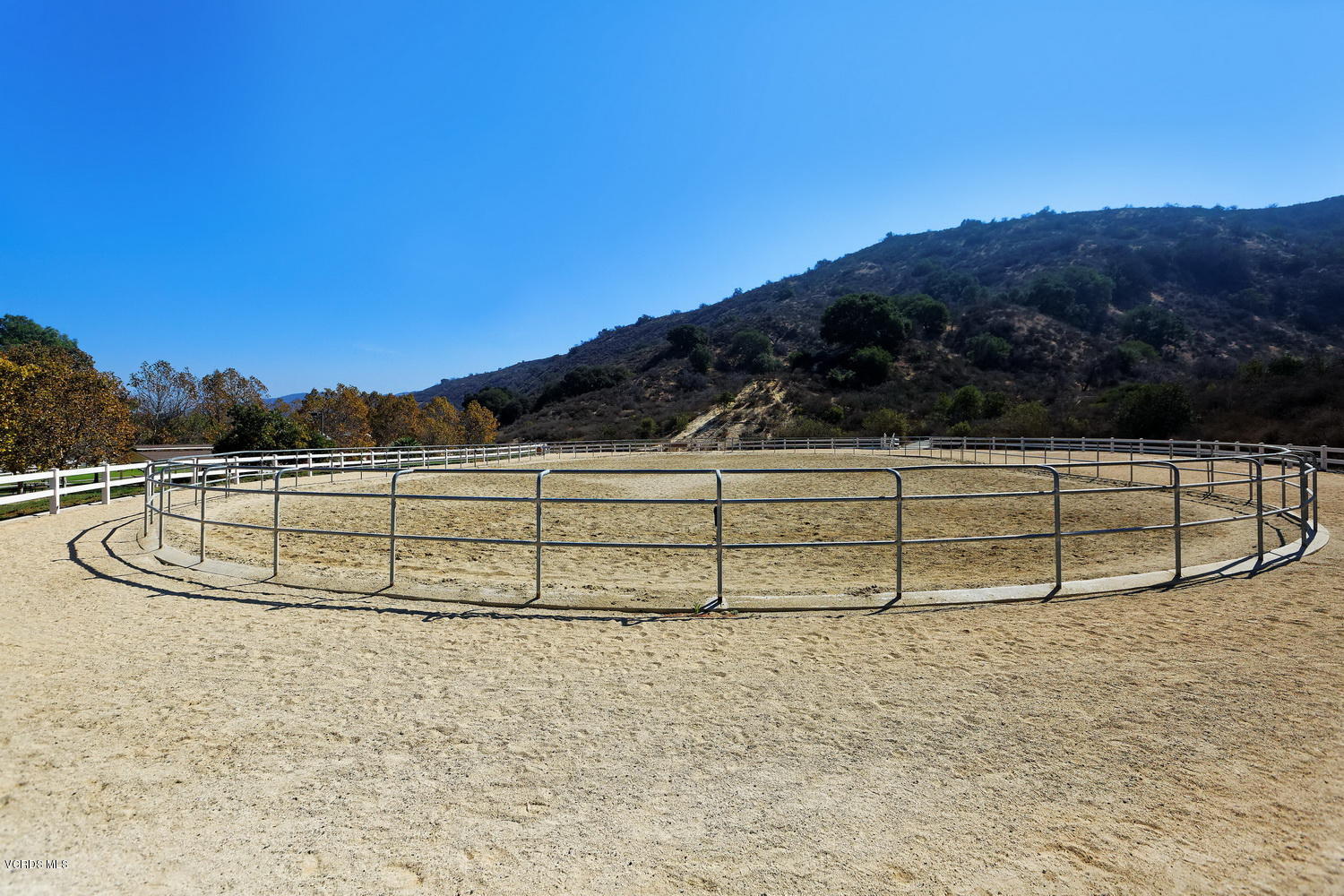 203 Longbranch Road Simi Valley, CA 93065 - Photo 7 of 10 Coyote Hills Arena