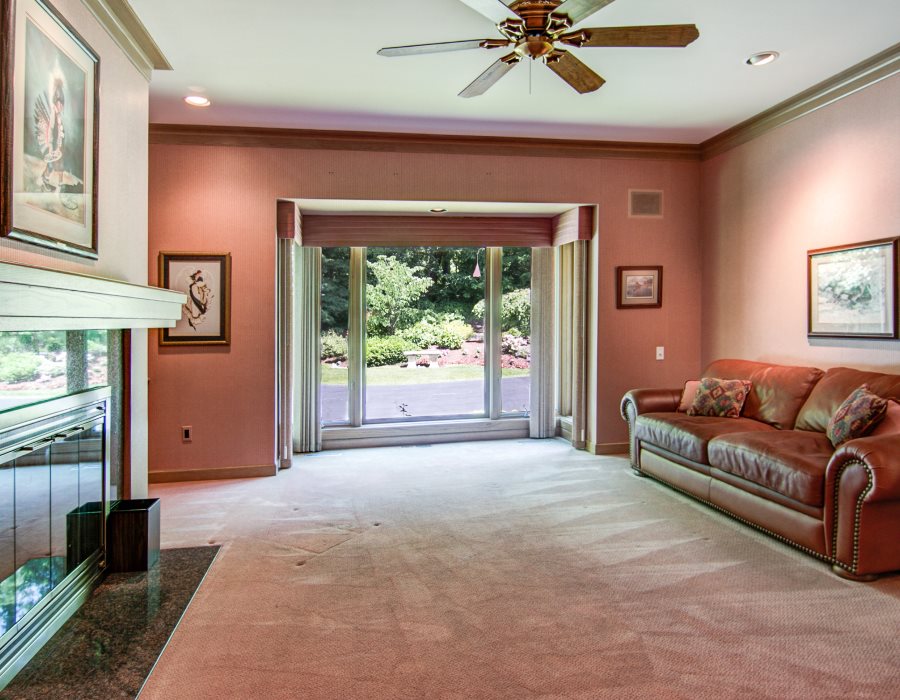 2774 Spring Creek Road Rockford, IL 61107 - Photo 17 of 25 a living room with furniture and a window