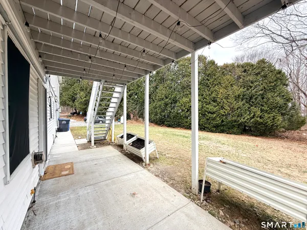 $585,000 | 33 D Laurel Point Drive, Montville, CT 06370