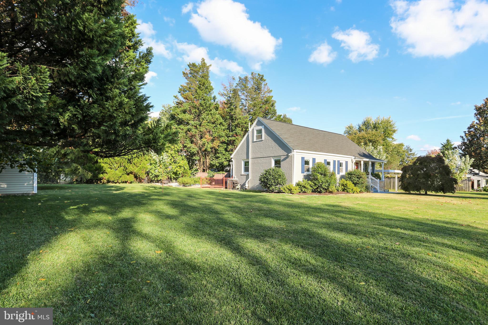 513 Harding Drive Silver Spring, MD 20901 - Photo 2 of 36 HUGE lot!