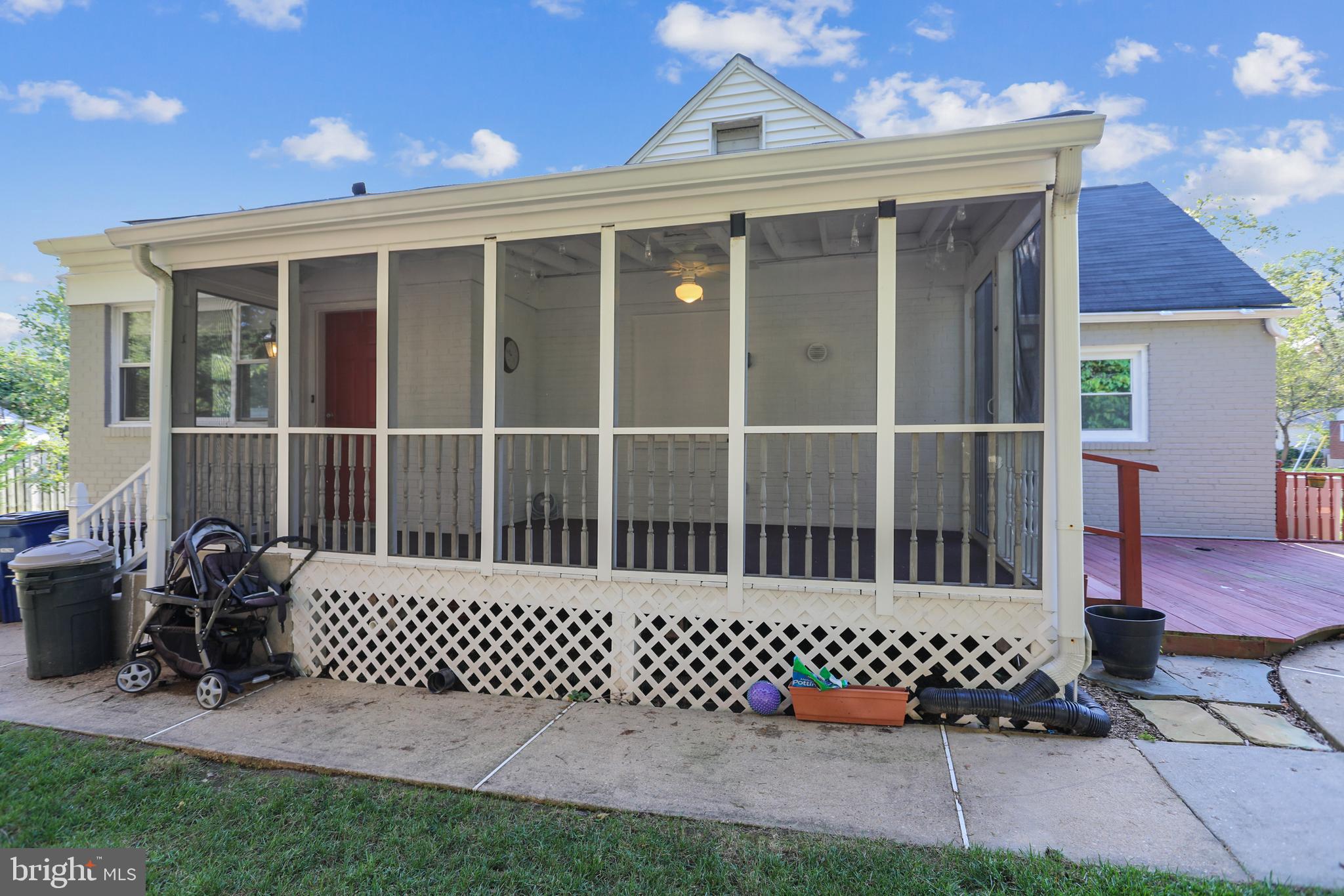 513 Harding Drive Silver Spring, MD 20901 - Photo 31 of 36 Amazing Screen Porch