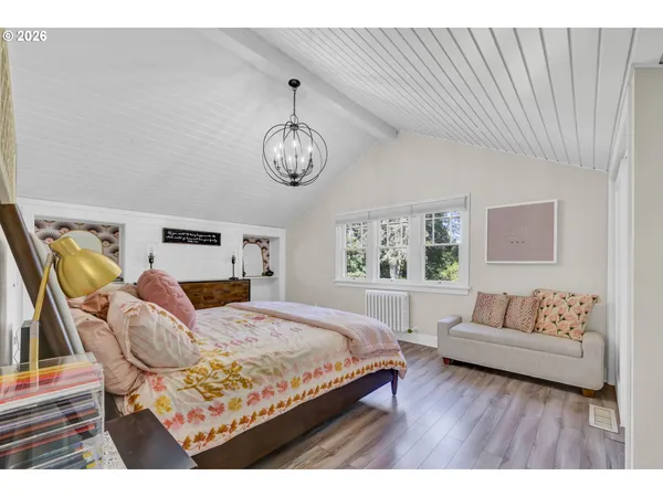 $1,099,000 | 850 East Beacon Drive, Eugene, OR 97404