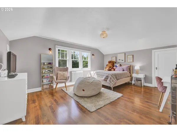 $1,099,000 | 850 East Beacon Drive, Eugene, OR 97404