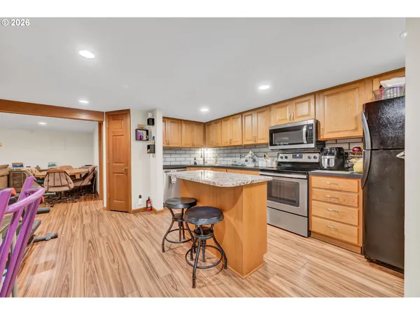 $1,099,000 | 850 East Beacon Drive, Eugene, OR 97404