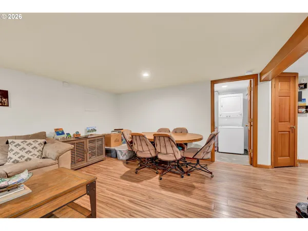 $1,099,000 | 850 East Beacon Drive, Eugene, OR 97404