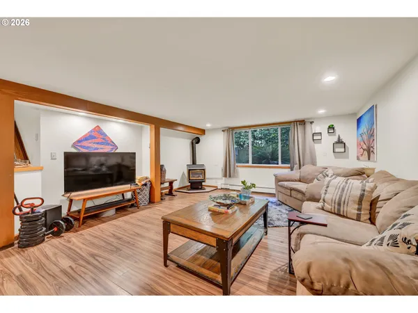$1,099,000 | 850 East Beacon Drive, Eugene, OR 97404