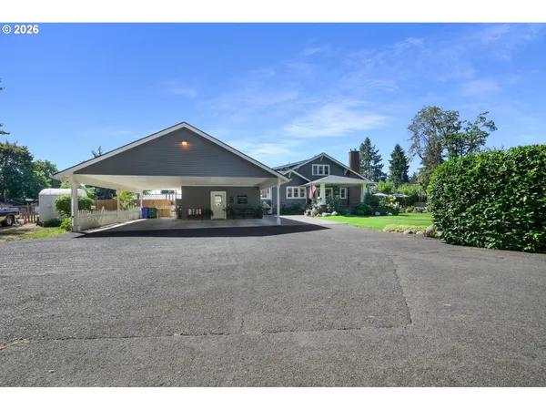 $1,099,000 | 850 East Beacon Drive, Eugene, OR 97404