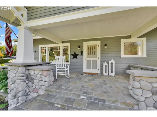 $1,099,000 | 850 East Beacon Drive, Eugene, OR 97404