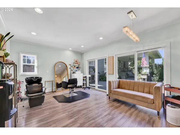 $1,099,000 | 850 East Beacon Drive, Eugene, OR 97404