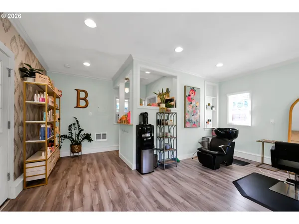 $1,099,000 | 850 East Beacon Drive, Eugene, OR 97404