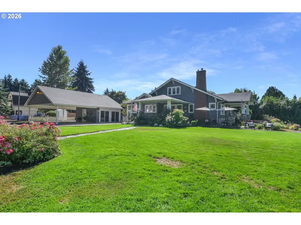 $1,099,000 | 850 East Beacon Drive, Eugene, OR 97404