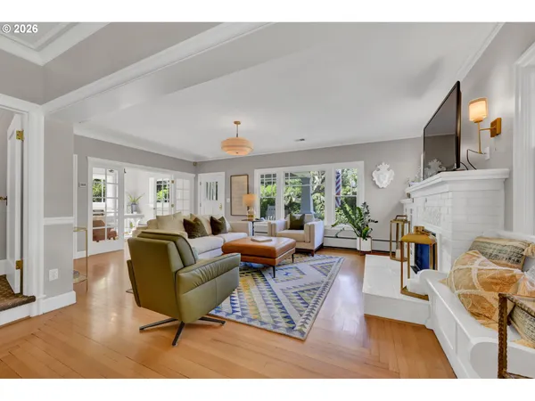 $1,099,000 | 850 East Beacon Drive, Eugene, OR 97404