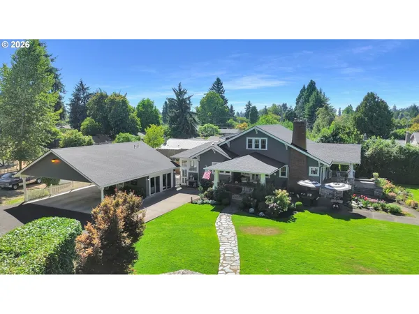 $1,099,000 | 850 East Beacon Drive, Eugene, OR 97404