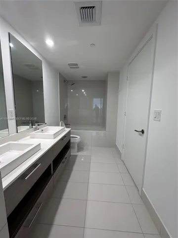 $3,950 | 1300 South Miami Avenue, Unit 4004, Miami, FL 33130