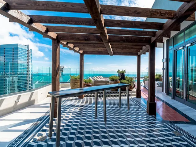 $3,950 | 1300 South Miami Avenue, Unit 4004, Miami, FL 33130