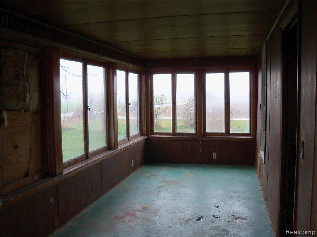 4090 Barnes Road Millington, MI 48746 - Photo 8 of 9 Front porch