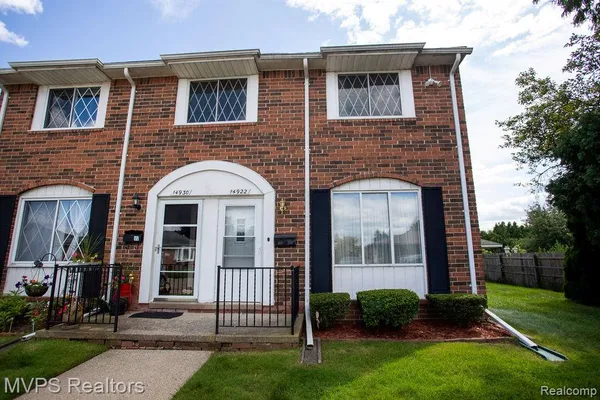 $1,650 | 14922 Granada Plaza, Warren, MI 48088