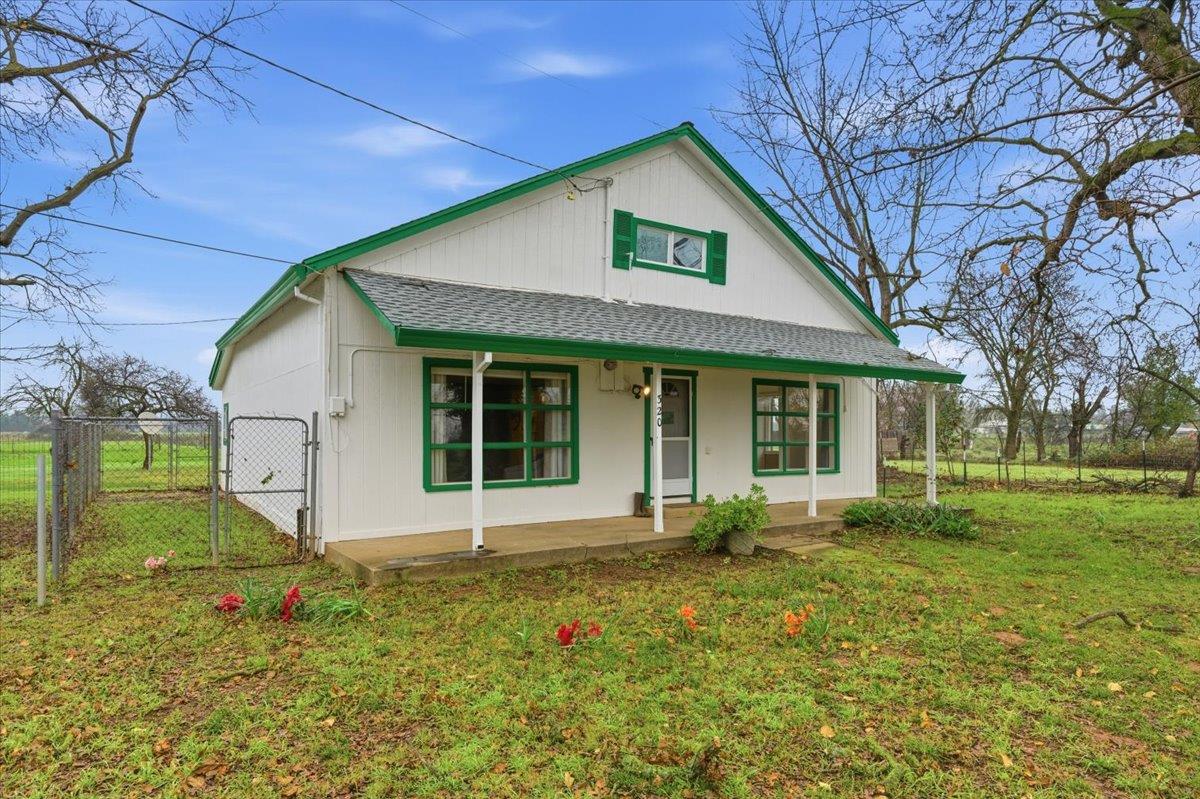 320 West Wise Road Lincoln, CA 95648 - Photo 18 of 28 a front view of a house with garden